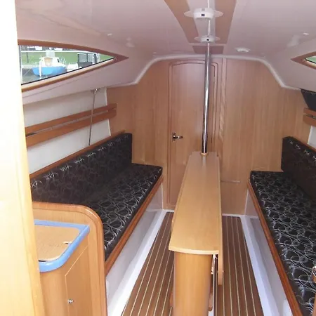 Czarter Zalew Wislany Keja ספינת מלון Kąty Rybackie