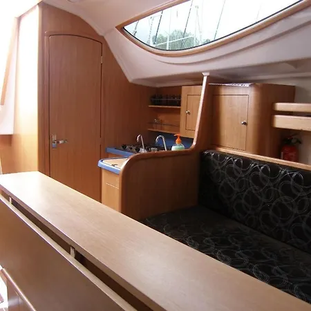 ספינת מלון Czarter Zalew Wislany Keja