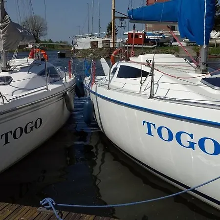 Czarter Zalew Wislany Keja ספינת מלון Kąty Rybackie