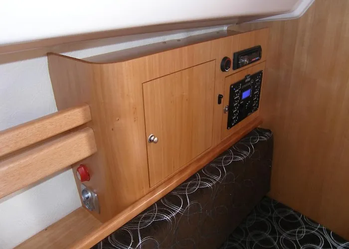 Czarter Zalew Wislany Keja 船屋 Kąty Rybackie